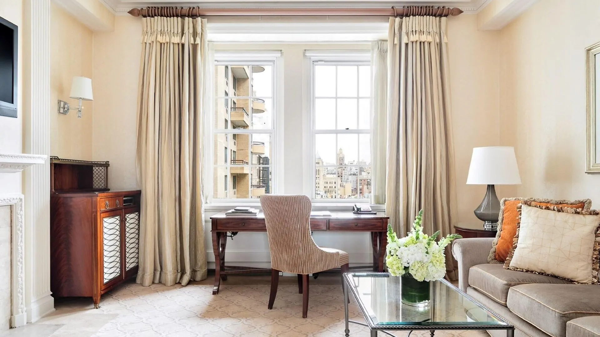 Hotel The Pierre, A Taj Hotel, New York