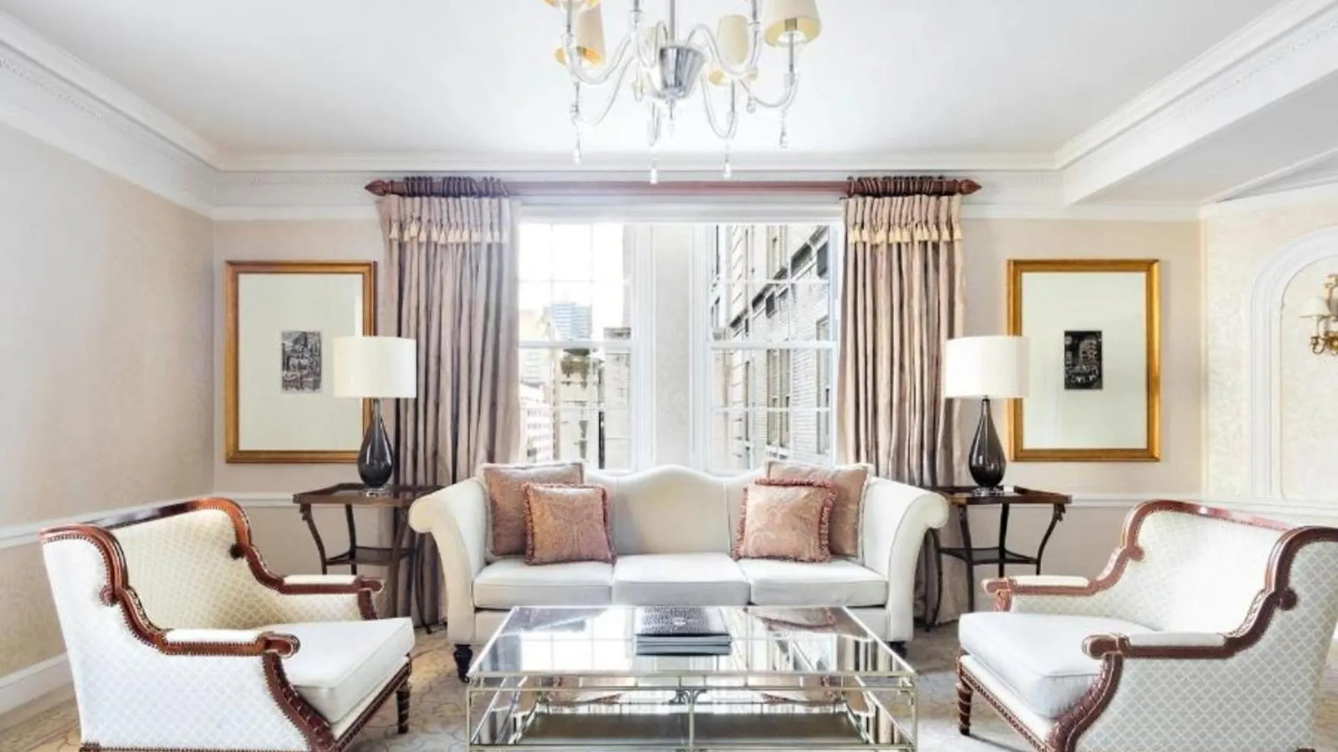 Hotel The Pierre, A Taj Hotel, New York